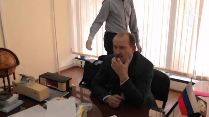 Видео задержания: В Иркутске по делу о взятках и кокаине арестован замруководителя регионального Россельхознадзора