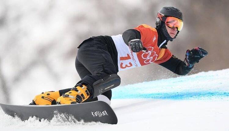 Сноубордист Логинов завоевал золото на этапе Кубка мира в Канаде