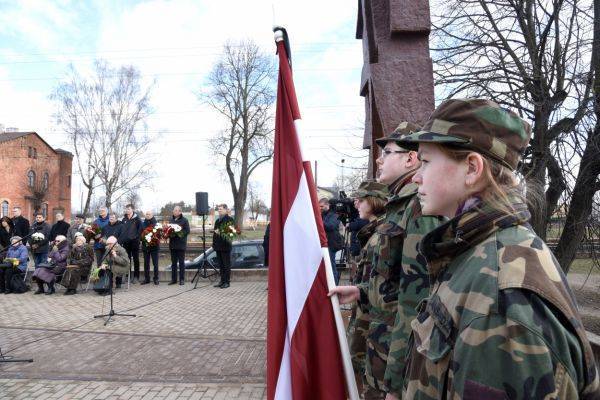В Латвии будут учить «патриотизму» в духе легионеров «Ваффен СС» за € 47 53
