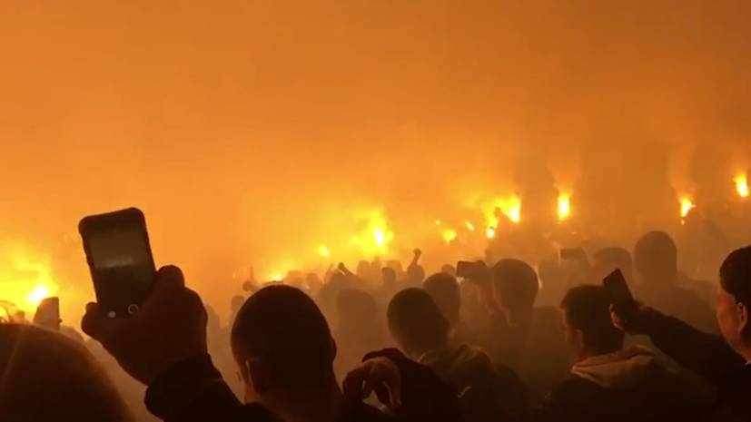 В Сербии фанаты устроили пожар на матче «Црвена Звезда» — «Партизан»
