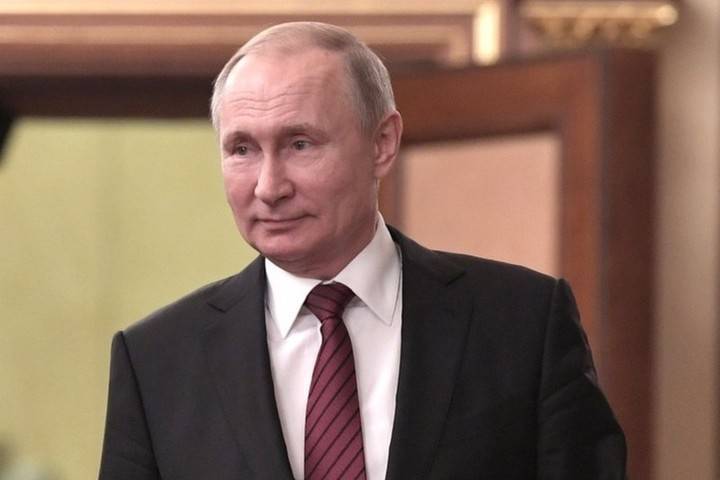 Путин внес в Госдуму новые поправки к Конституции на 24 страницах