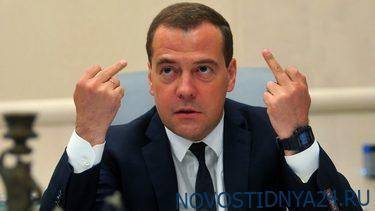 Трусость или прозрение: чиновники начали критиковать правительство Медведева