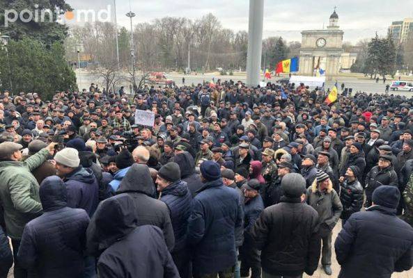 Молдавские комбатанты требуют вывести российские войска из Приднестровья