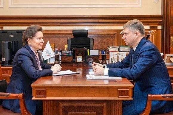 Комарова обсудила с главой РЖД ремонт вокзала в Сургуте, который годами не могут начать