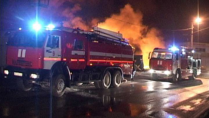 Сильный пожар вспыхнул на металлургическом комбинате в Липецке