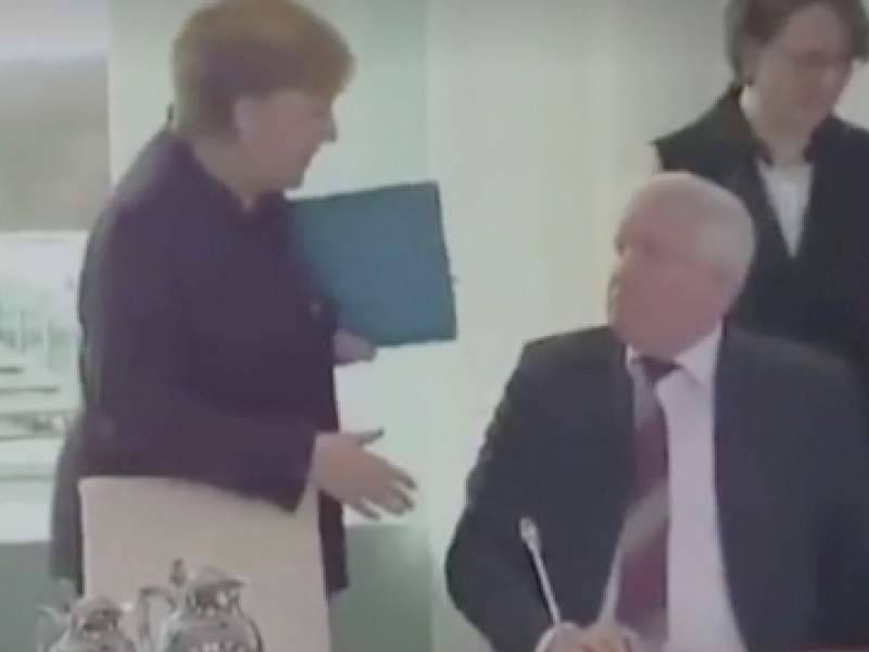 Ангеле Меркель отказались жать руку из-за коронавируса