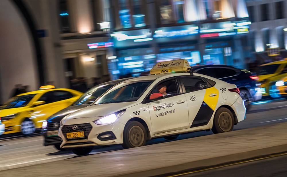 Сервис «Яндекс.Такси» подтвердил, что передает данные пользователей силовикам