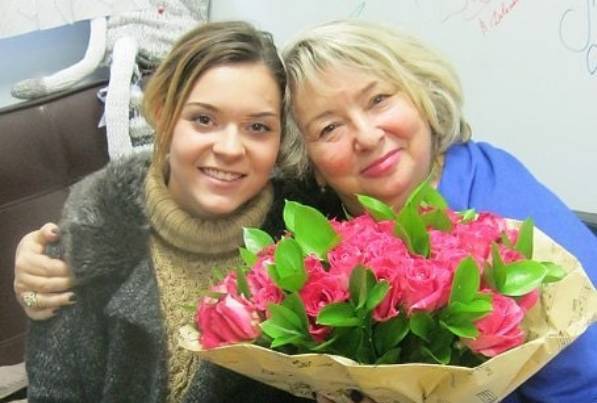 Тарасова записала обращение к фигуристке Сотниковой, завершившей карьеру