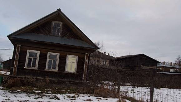 СМИ: в Вологодской области аномальная артезианская скважина затягивает в себя дома