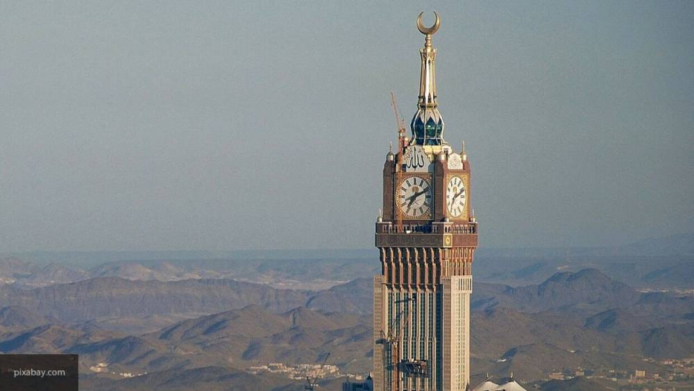 В Саудовской Аравии из-за коронавируса закрыли мечети в Мекке и Медине