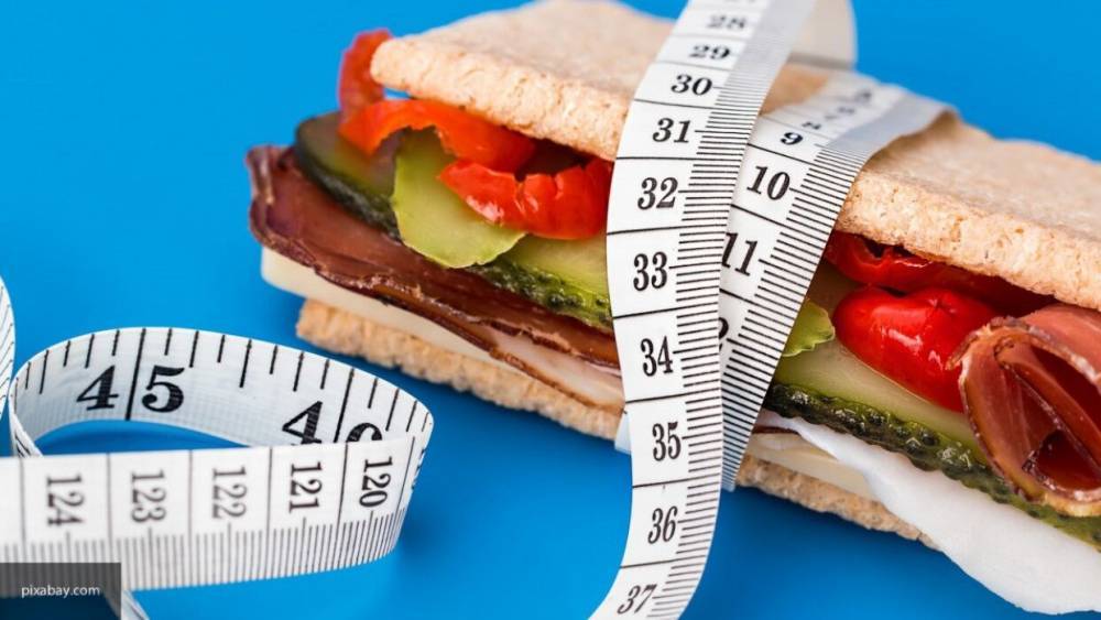 В Минздраве дали советы, как не набрать лишний вес при работе из дома