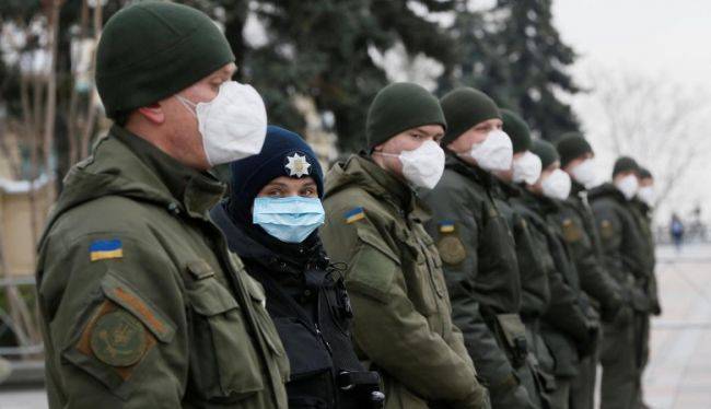 В МВД Украины предложили ввести чрезвычайное положение в стране