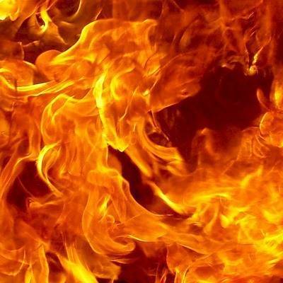 Крупный пожар на рынке "Атлант" в Ростовской области