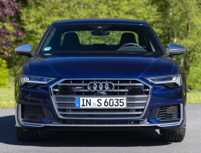 Audi привезет в Россию новые модификации семейства A6/A7