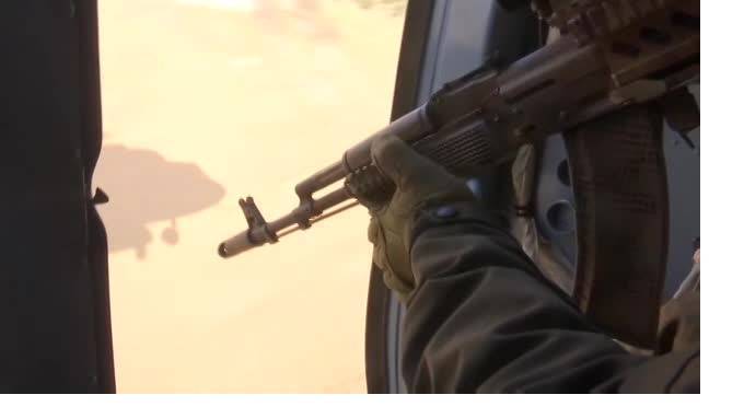 Появилось видео патрулирования трассы в Сирии российскими вертолетами