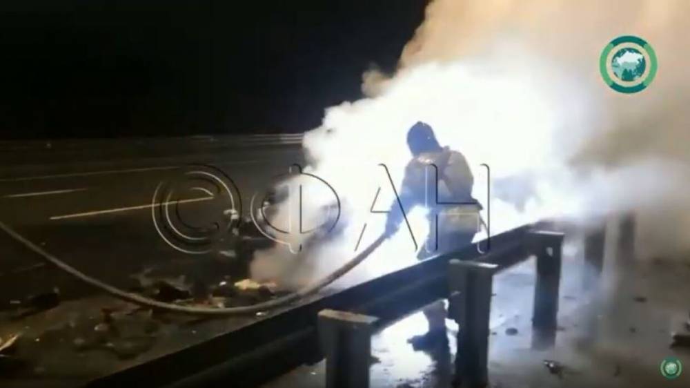 Опубликовано видео со сгоревшим BMW, в котором погиб мужчина в ДТП на КАД