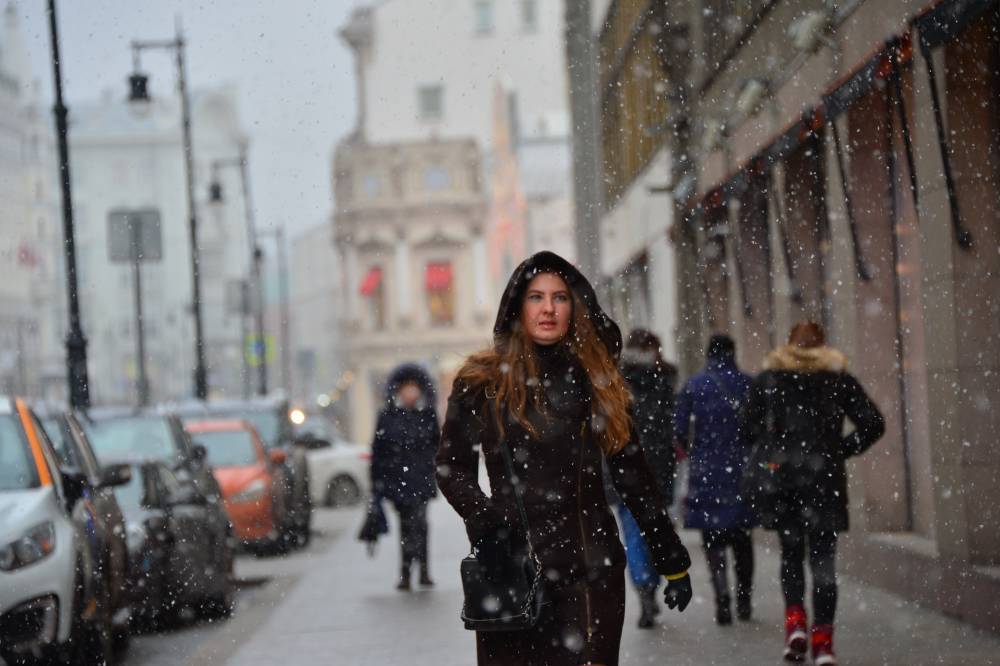 Жителям столицы пообещали снег и похолодание к выходным