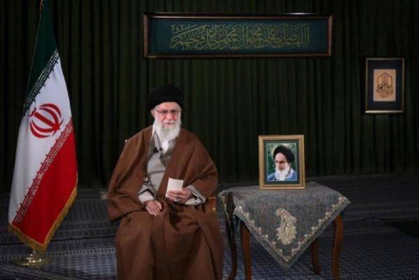 «Заразившийся» аятолла Хаменеи поблагодарил иранцев за борьбу с вирусом
