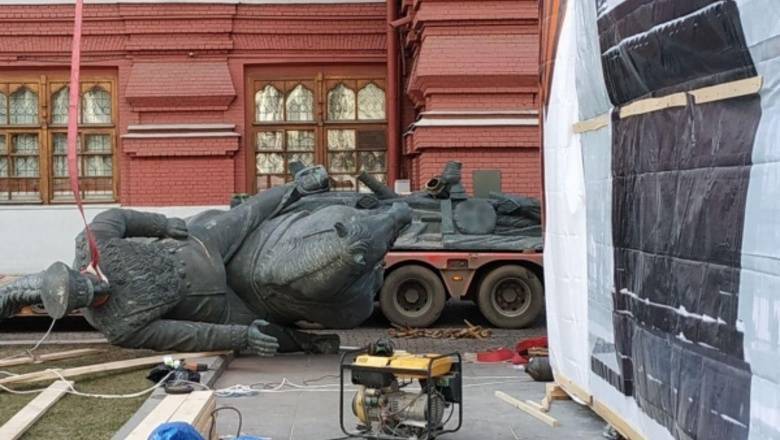 Фото дня: в Москве разобрали памятник маршалу Жукову