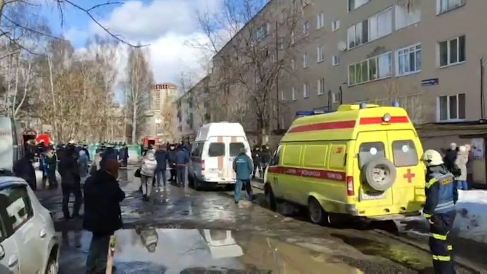Мужчина погиб в квартире от взрыва бытового газа в Перми.