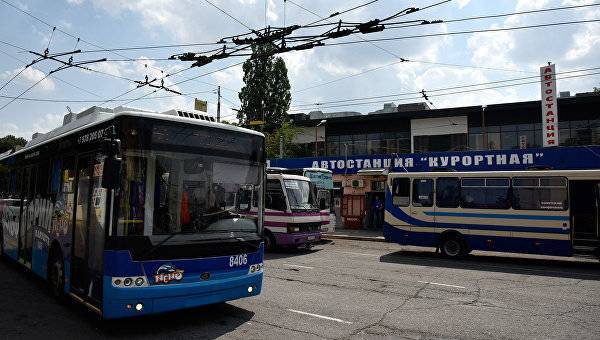 На автостанциях и автовокзалах Крыма вводят пропускной режим