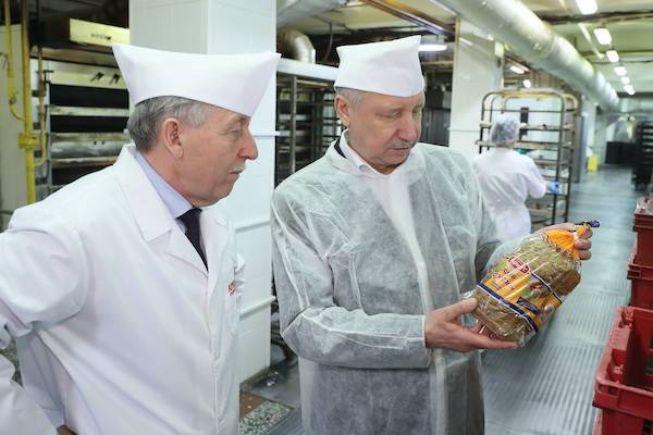 Александр Беглов проверил безопасность изготовления хлеба в Петербурге