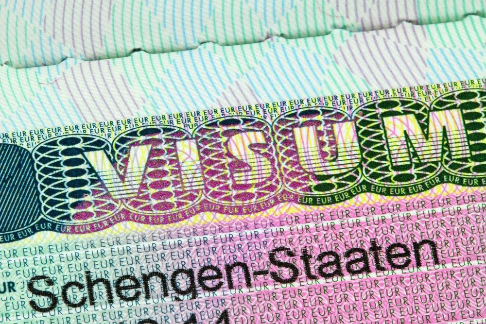 Заканчивается виза, а выехать из Германии не удается: что делать?