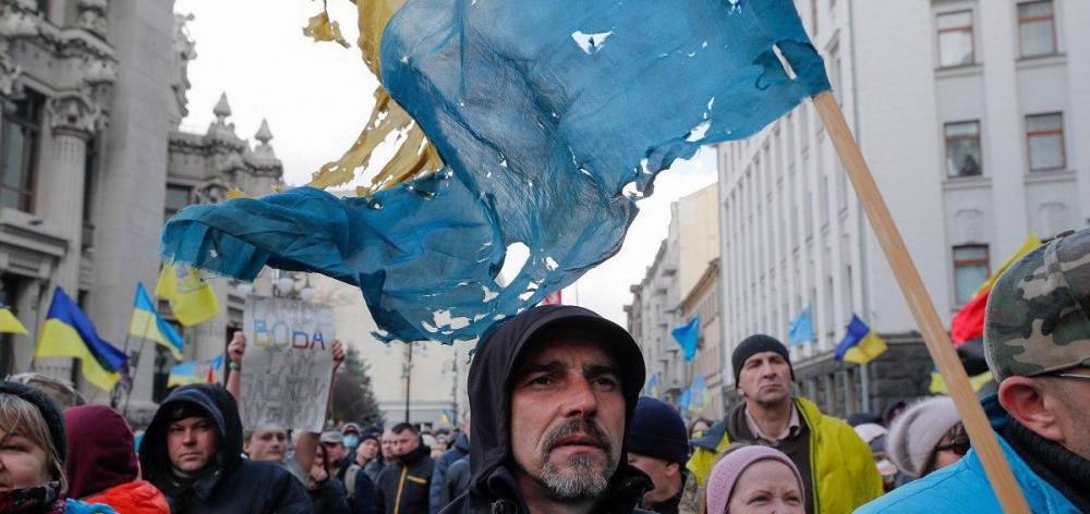 Корбан пророчит Украине тотальный коллапс, дефолт и голодные бунты