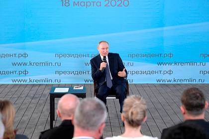 Глава МИД Украины объяснил визиты Путина в Крым неуверенностью