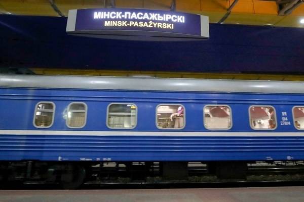 В сообщении между Россией и Республикой Беларусь оставят только два поезда