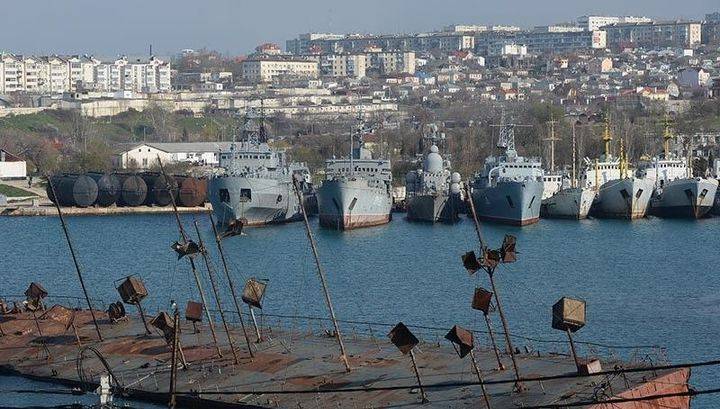Бывшие украинские корабли переведут из Севастополя в озеро Донузлав