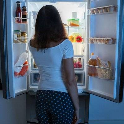 Россияне вслед за продуктами питания начали скупать морозильные камеры и холодильники