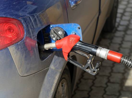 Эксперты оценили цены на бензин: 50 рублей москвичей пересадят на автобус