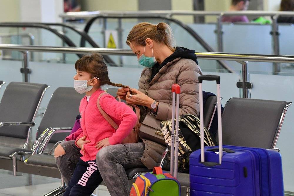 Свыше 60 рейсов отменили и задержали в аэропортах Москвы