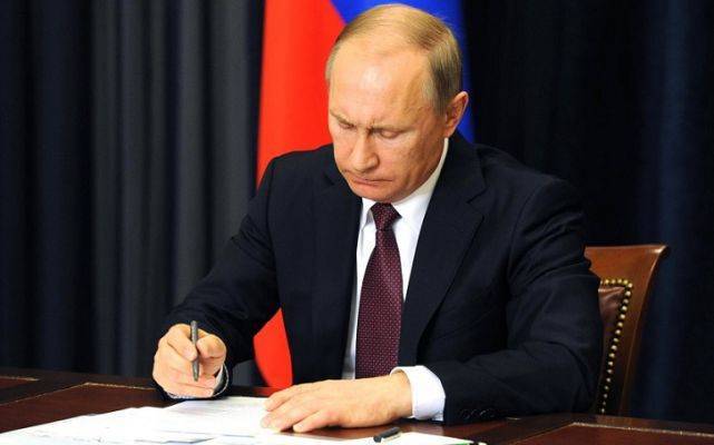 Президент Путин подписал указ о выплатах на детей от 3 до 7 лет