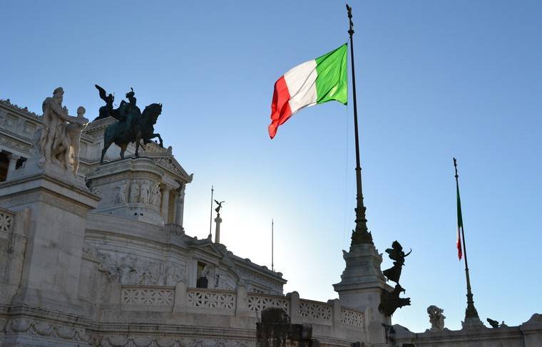 Итальянские адвокаты попросили отменить санкции против РФ ради экономики
