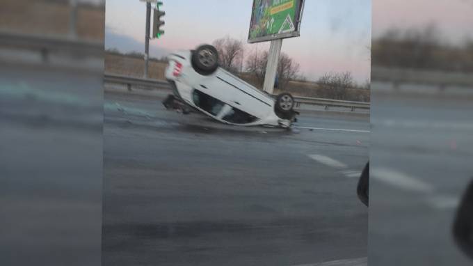 Автомобиль перевернулся на Московском шоссе
