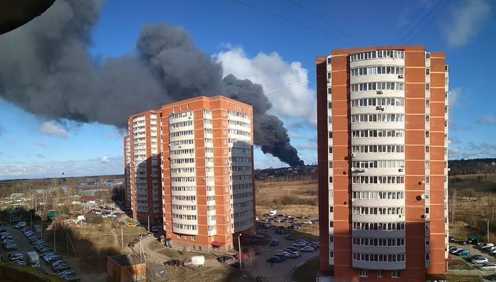Появились кадры масштабного пожара на алюминиевом заводе в Подмосковье