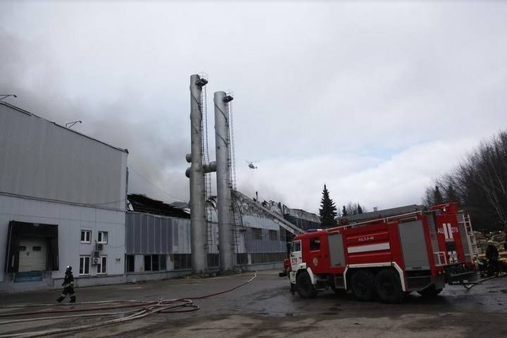 Губернатор Подмосковья взял на контроль ситуацию с пожаром в Дмитрове