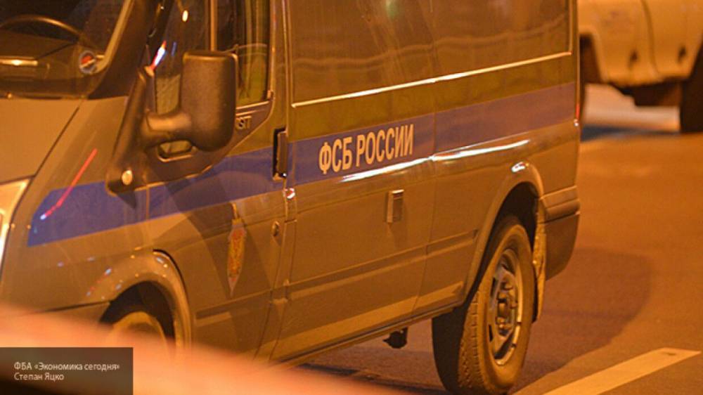 Сотрудники ФСБ задержали начиненную оружием иномарку в Самарской области