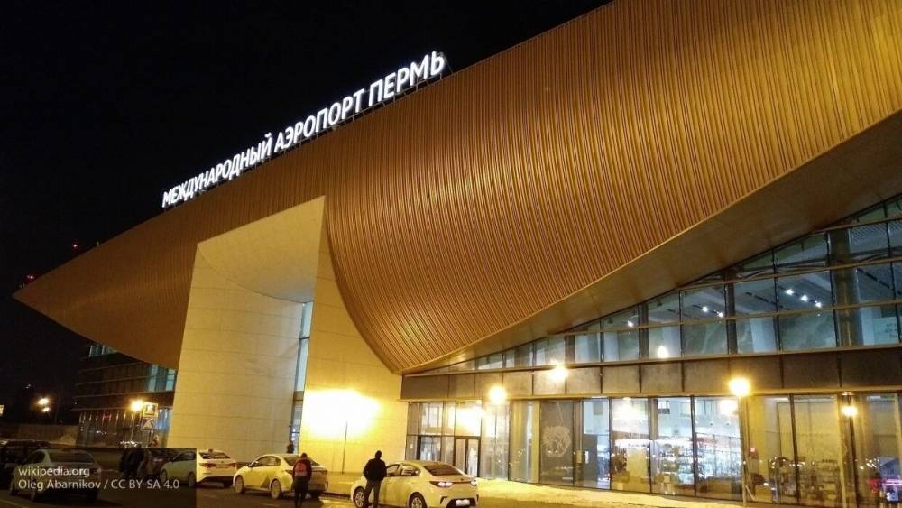 Эвакуация пассажиров приземлившегося самолета проходит в Перми