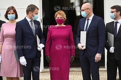 Европейские министры принесли присягу в масках и перчатках