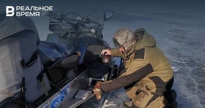 В Татарстане рыбак на дрейфующей льдине ни за что не хотел оставлять снегоход