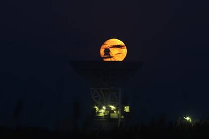 Россия создаст трехмерную карту Луны и выберет место для высадки космонавтов - lenta.ru - Россия