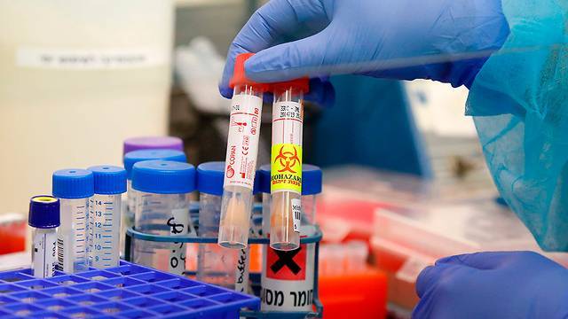 Нетаниягу обещает 10.000 анализов на коронавирус в день. Сотрудники лабораторий - это нереально