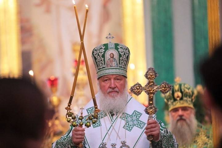 Патриарх Кирилл утвердил спецмолитвы против коронавируса
