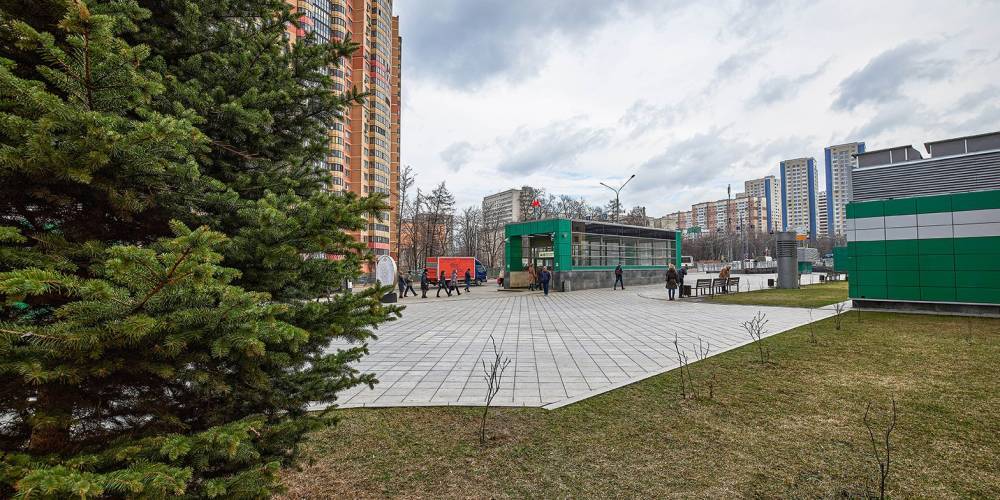 Школы, парки и вокзал: как менялся Левобережный район столицы