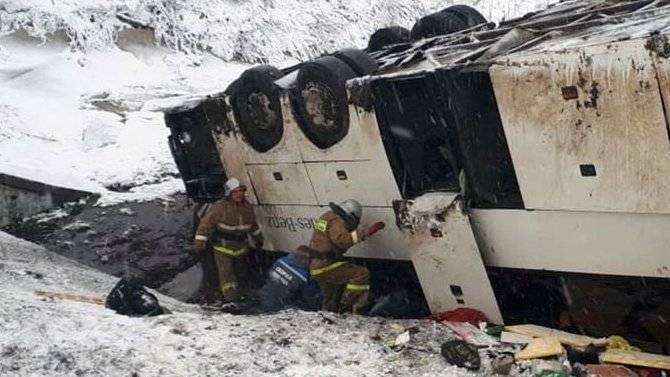Под Тамбовом два двухэтажных автобуса снесло ветром — есть погибшие
