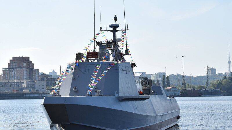 Дандыкин высмеял Минобороны Украины за сравнение "Кентавра" с российскими кораблями