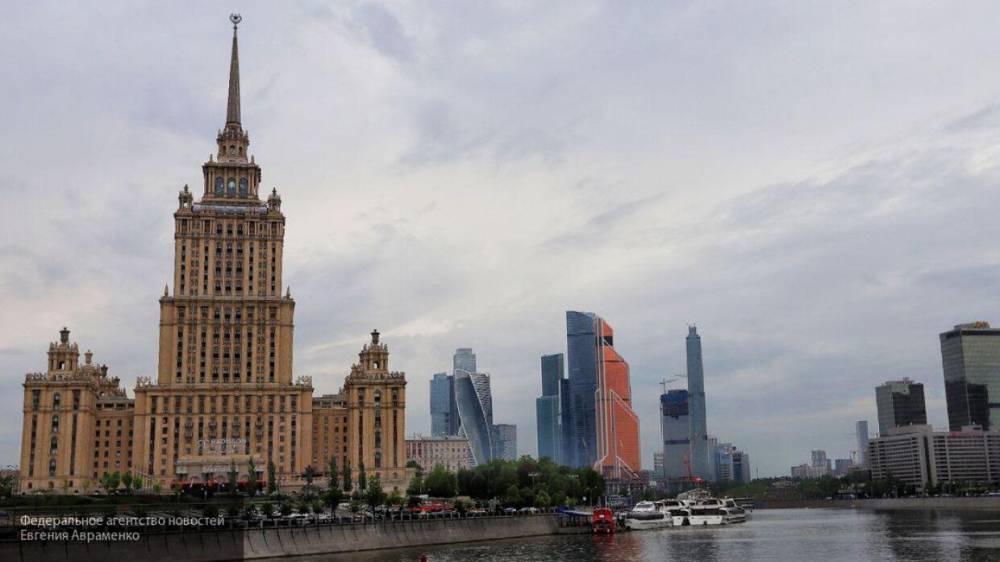 Администратор гостиницы в Москве напал на снимавшую в ней номер девушку